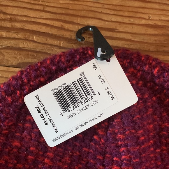 Oakley Women's Lima Beanie - Helio Purple PRICE FIRM NO OFFERS - Picture 3 of 5